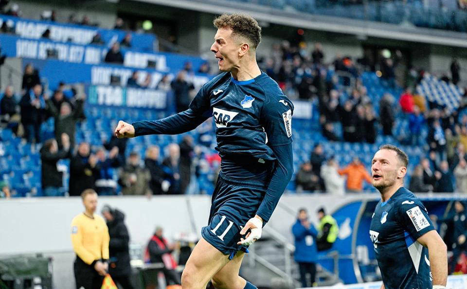 巴萨盯上德甲高大锋霸?1米91身高却头球表现平平?真有这么神奇?